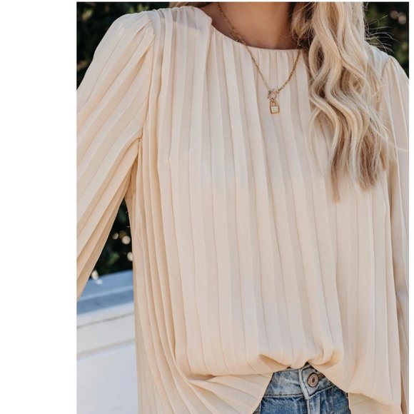 EWELINA Pleated Blouse - Picture 4 of 8